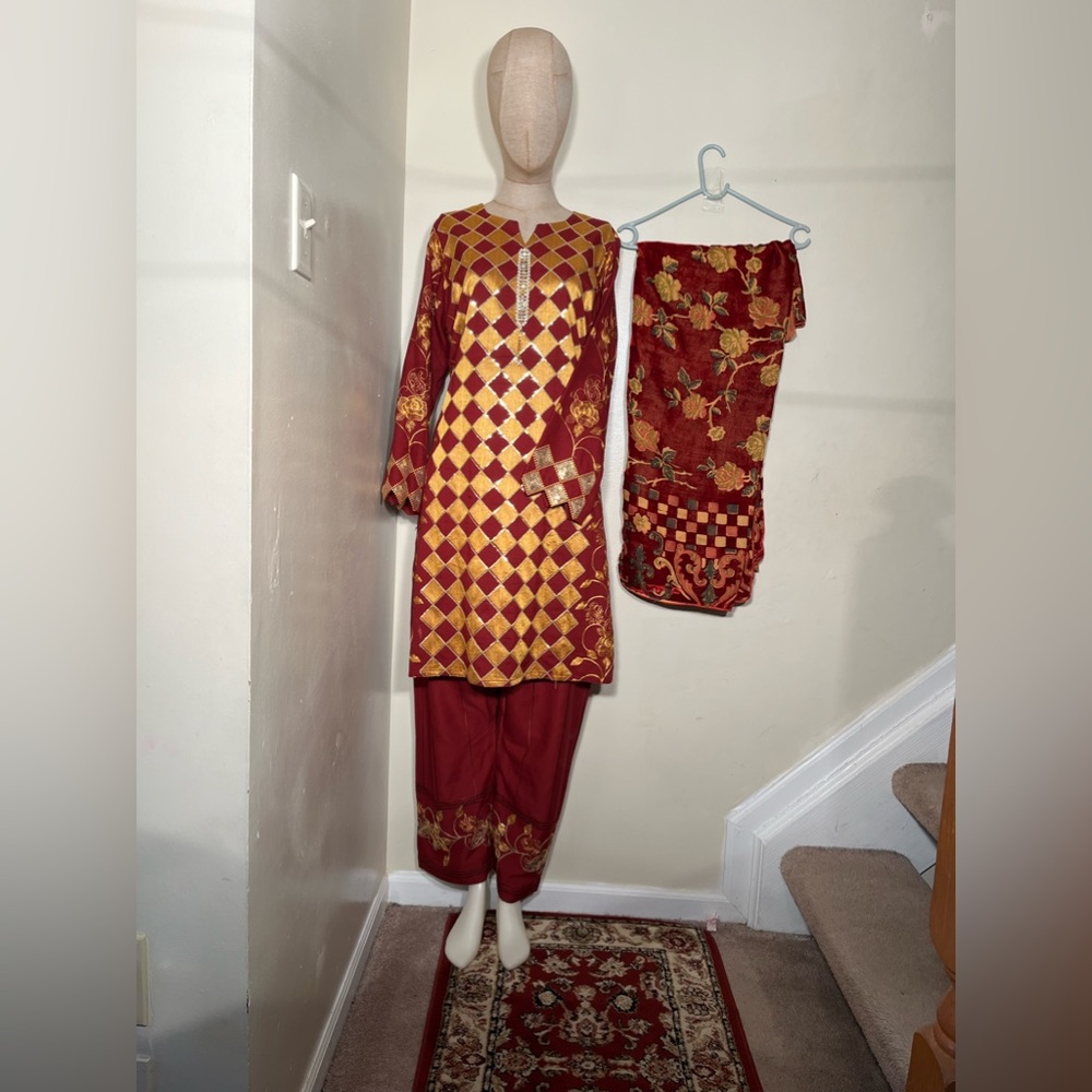 Pakistani Dresses For Womens